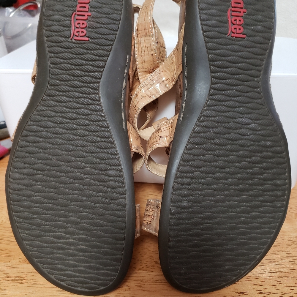 Vionic Yasmin II sandals.  Size US 7, UK 38 - Picture 5 of 9